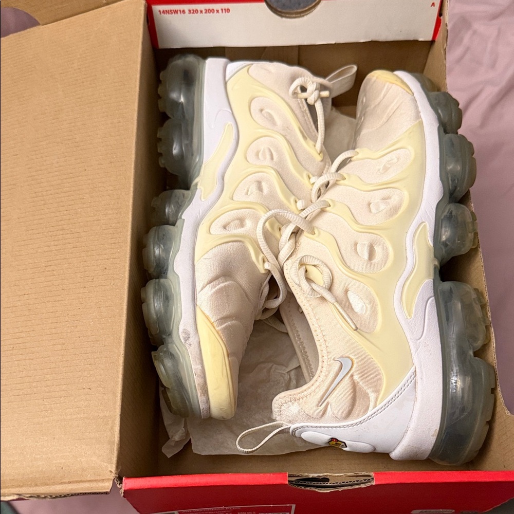 Nike Women's Cream and White Sneakers